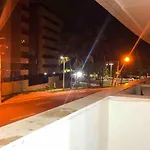 Nautillus - 107 - N-07: Ape Espacoso E Estiloso A Beira Mar